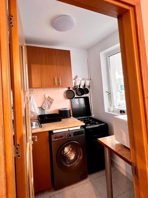 City View Studio In The Heart Of Bucharest Apartment Bagian luar foto
