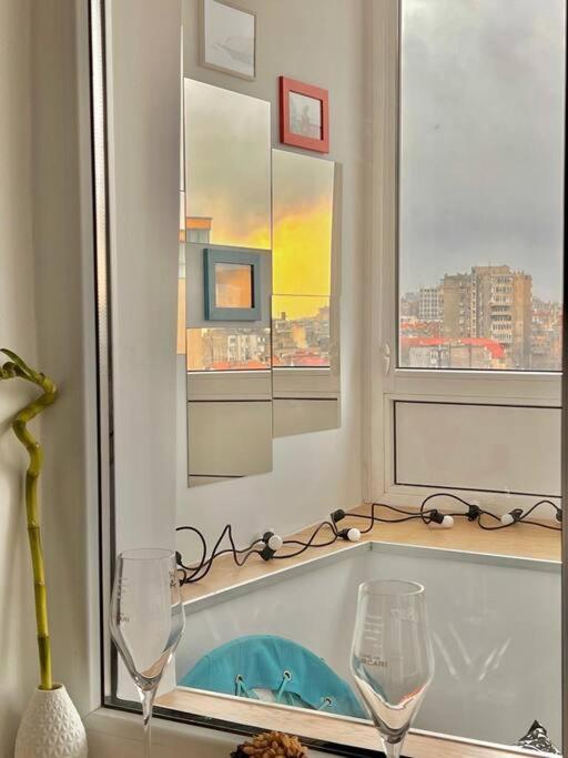 City View Studio In The Heart Of Bucharest Apartment Bagian luar foto